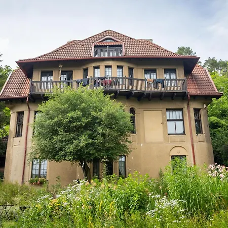 Victus Apartamenty, Abrahama アパート