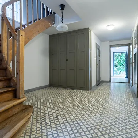 Victus Apartamenty, Abrahama