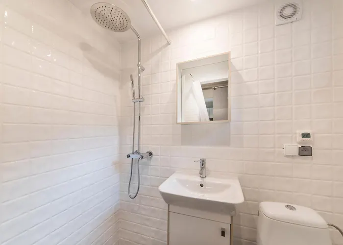 Victus Apartamenty, Abrahama Lejlighed