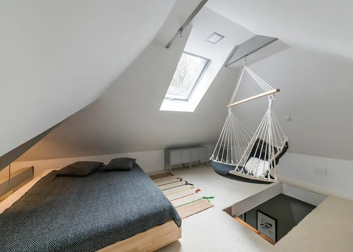 Victus Apartamenty, Abrahama